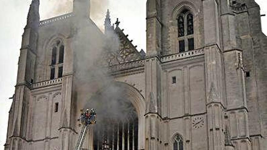 El fuego en la catedral.