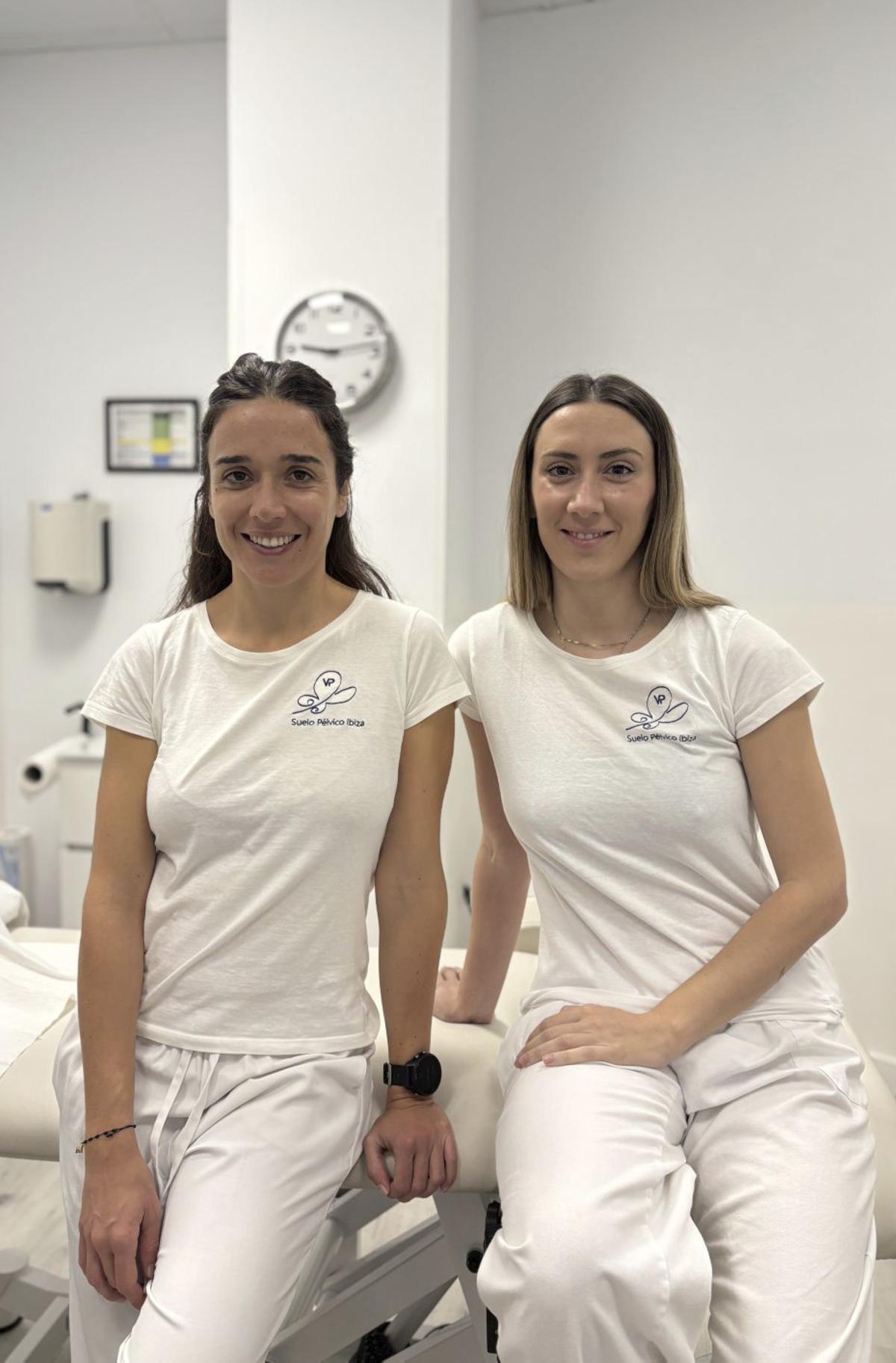 Las fisioterapeutas de la unidad de suelo pélvico Irene López y Tania Güiza.