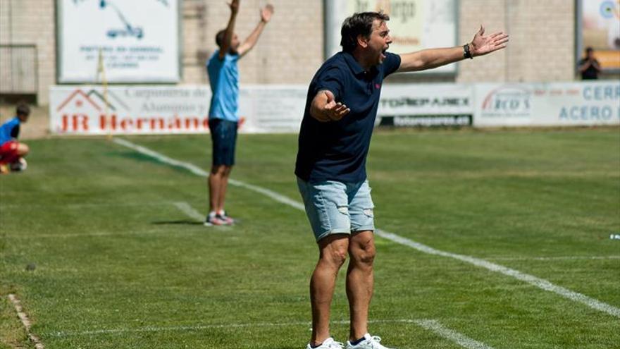 El Cacereño busca entrenador tras la marcha de Adolfo Muñoz