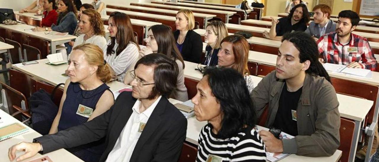 Asistentes a la convocatoria de ayer de las lanzaderas de empleo en el campus gijonés.