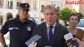 La Policía Local de Badajoz incorpora tres nuevas furgonetas, una de ellas con cámaras