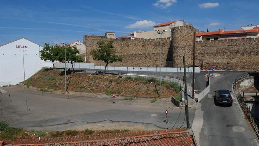 En marcha la construcción del nuevo parking del Puente Trujillo