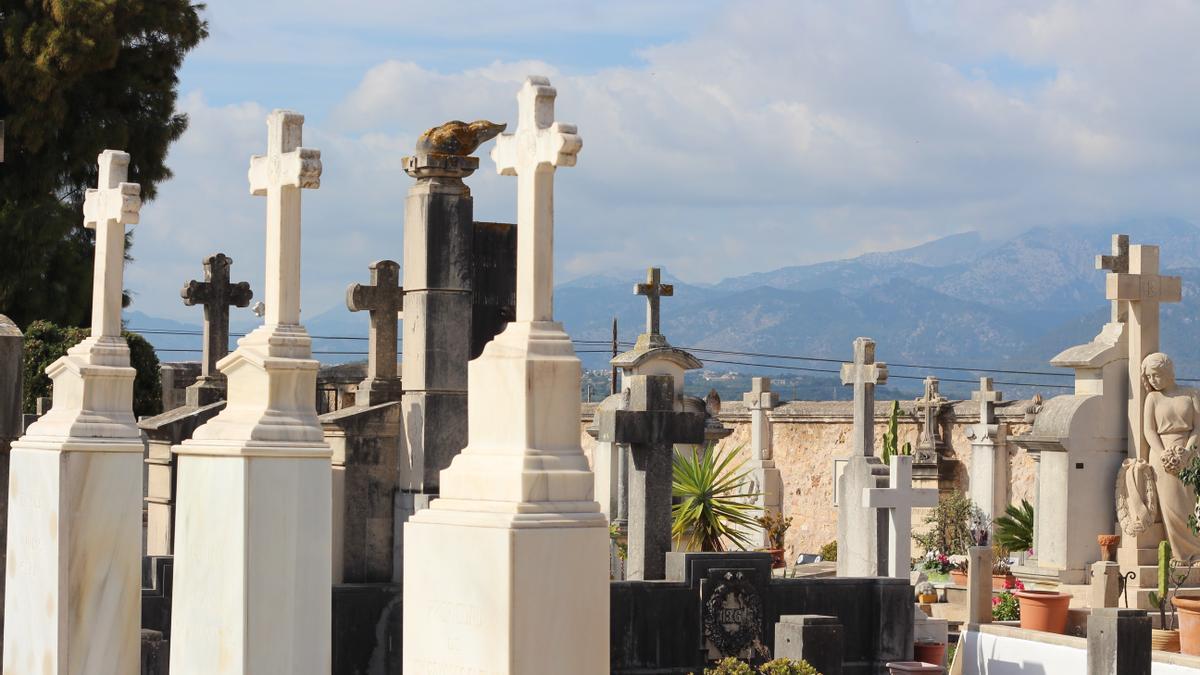 Auf einem Friedhof auf Mallorca