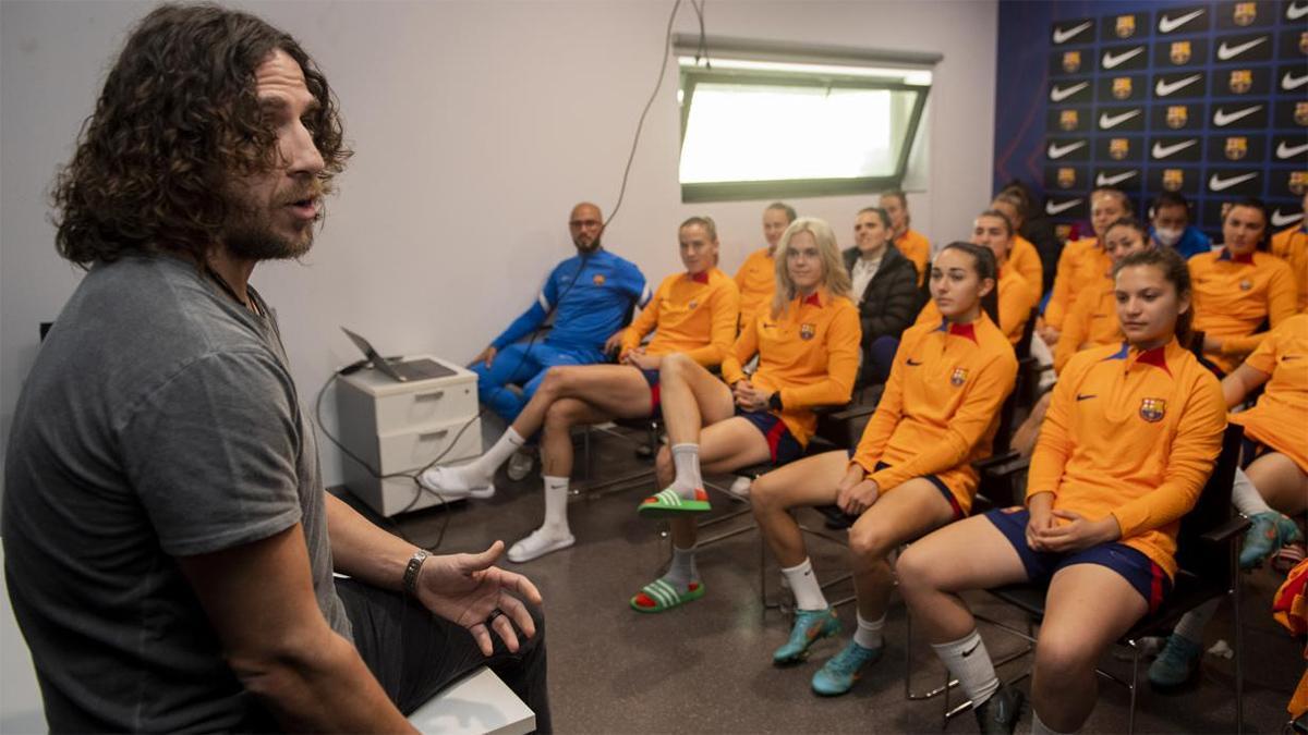 Palabra de capitán: el emotivo discurso de Carles Puyol al equipo Femenino de cara al clásico de Champions