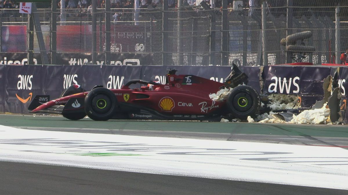 El Ferrari de Leclerc, con graves daños en la zona trasera