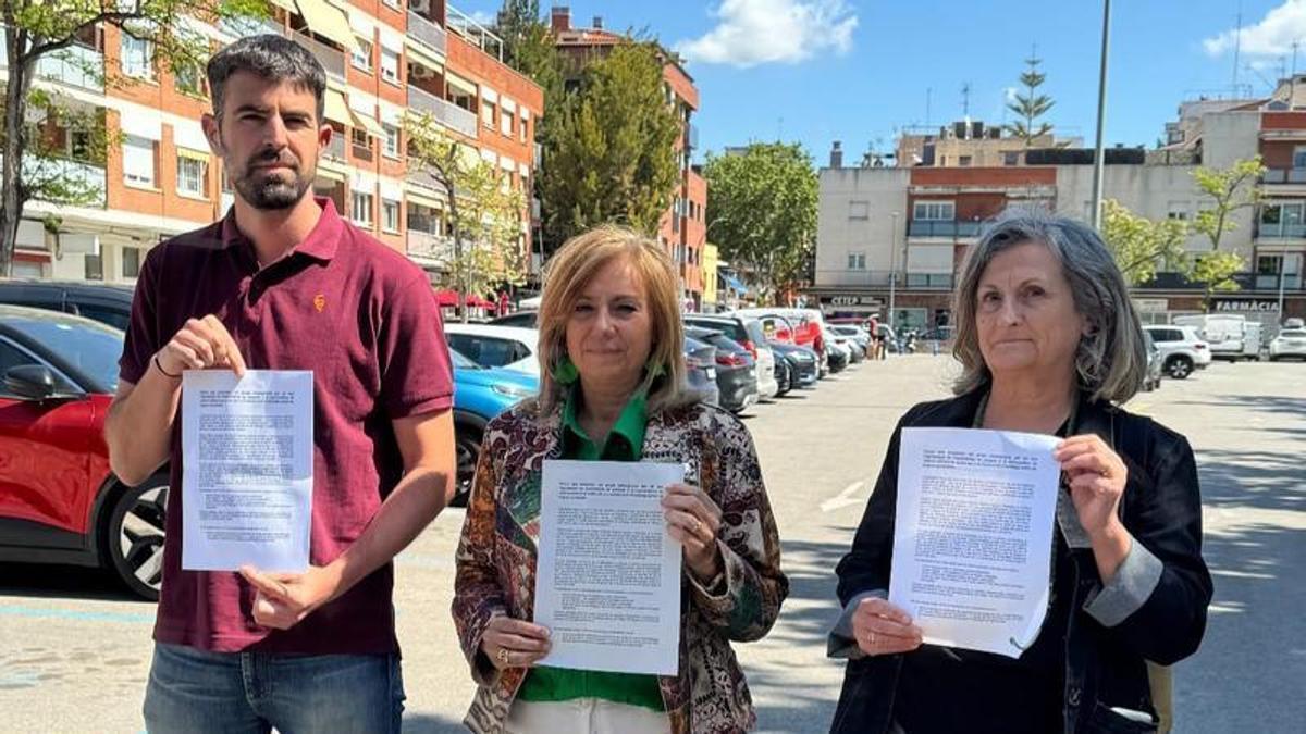 Javier Martín, concejal de Movem En Comú Podem Castelldefels; Eva López, portavo del PSC en Castelldefels; Lourdes Armengol, portavoz de ERC en Castelldefels.