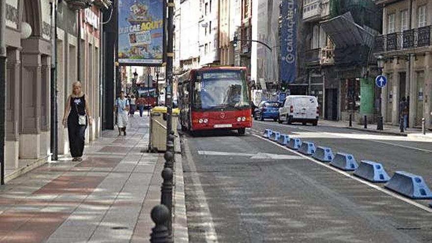 Carril bus en la calle de San Andrés, en el año 2010.