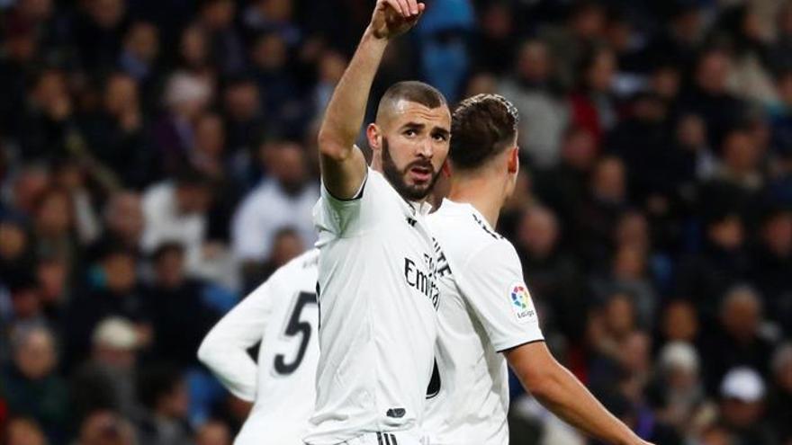 Karim Benzema alivia a un decaído Real Madrid