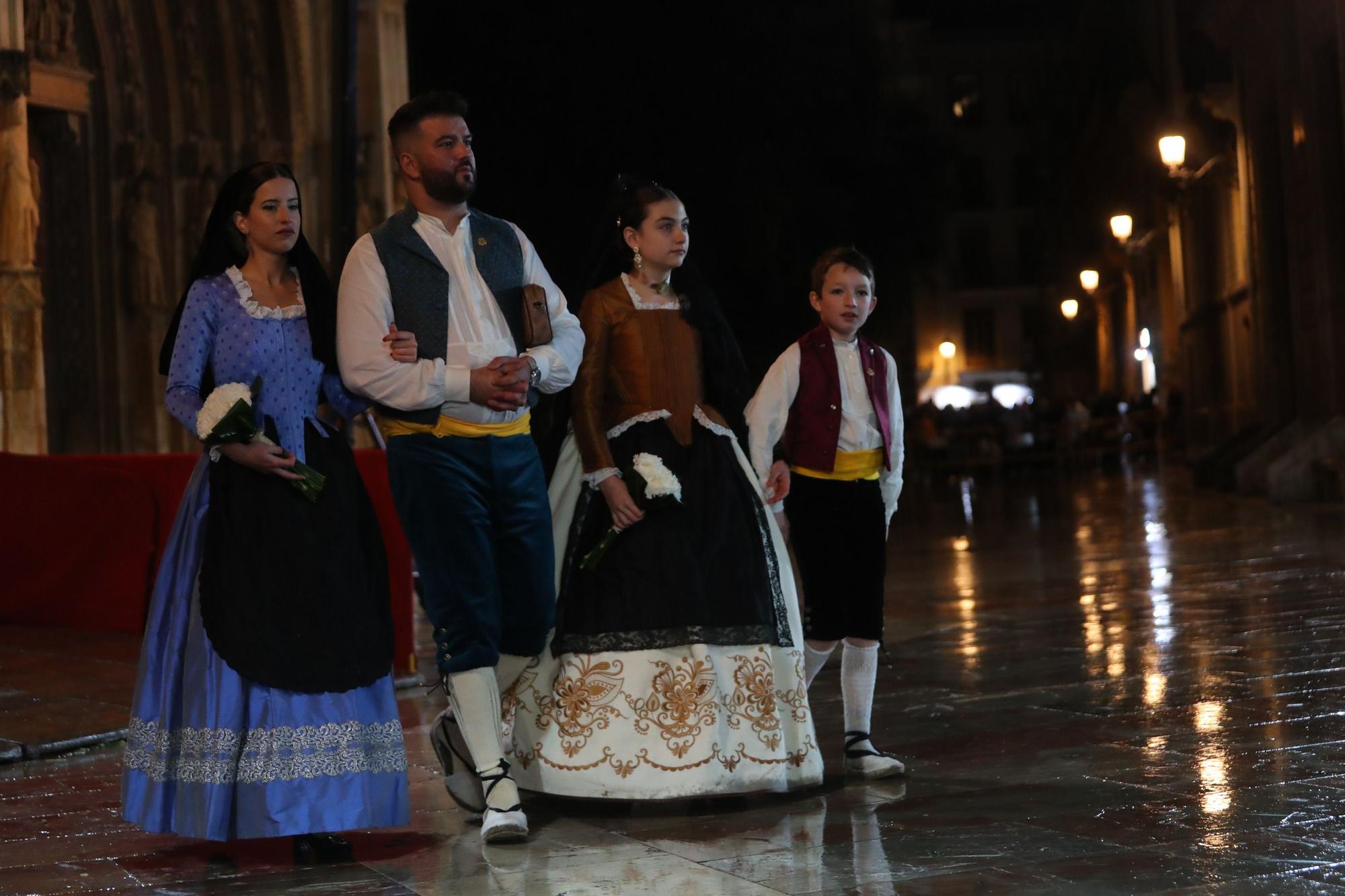 Búscate en el primer día de ofrenda por la calle de la Paz (entre las 21:00 a las 22:00 horas)