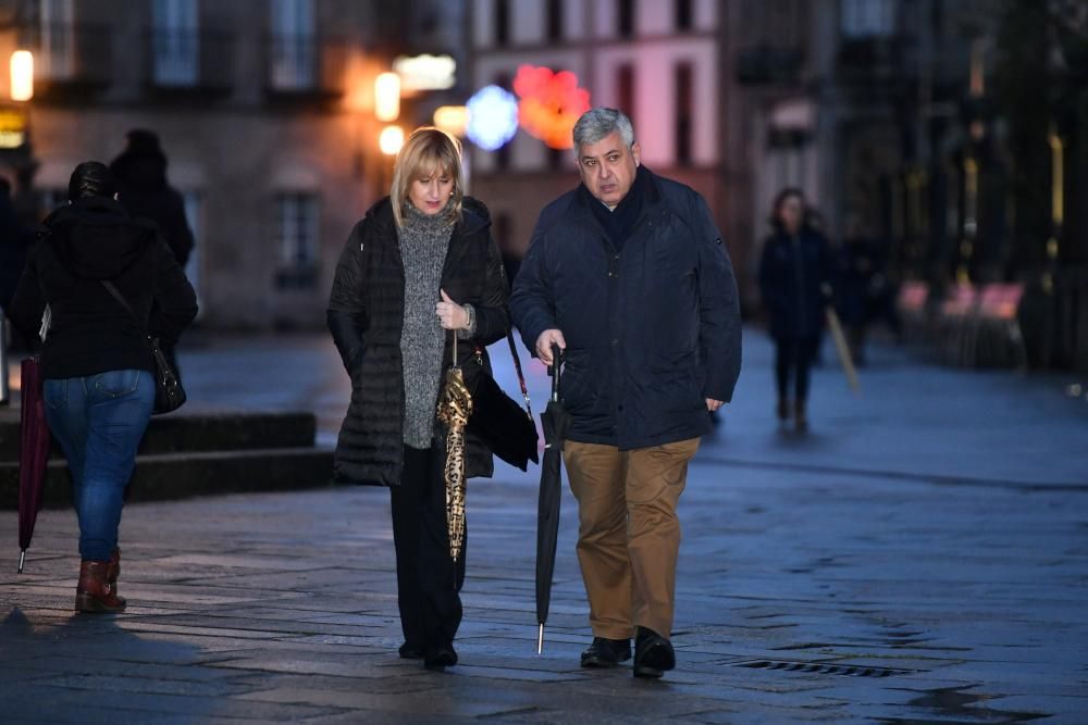 Grandes nombres de la política arropan a Rajoy en el entierro de su hermana en Pontevedra