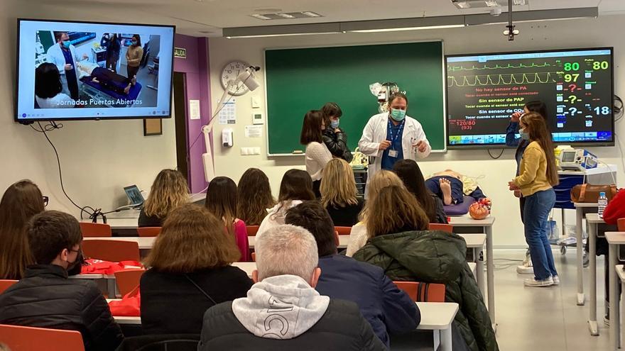 Los últimos pasos hacia la Universidad: El CEU celebra una completa Jornada de Puertas Abiertas en Elche