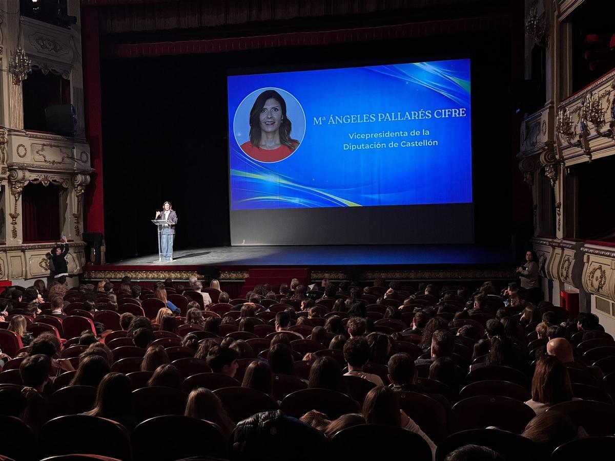 Momento de la intervención de la vicepresidenta de la Diputación, Mª Ángeles Pallarés, en el encuentro.