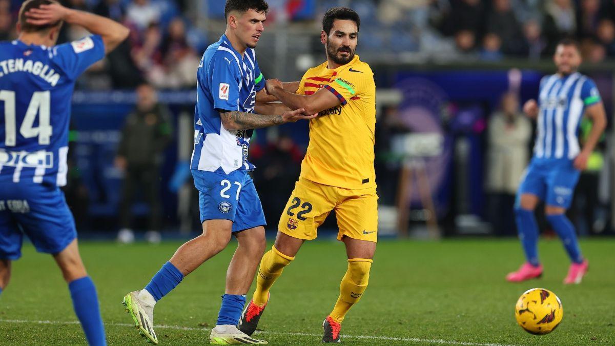 Gündogan, en una acción del partido contra el Alavés