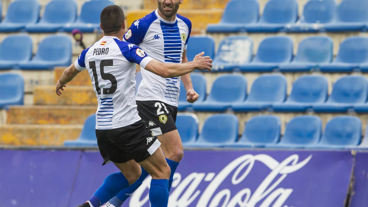 El delantero del Hércules Benja Martínez celebra su gol del domingo, que supuso la trascendental victoria ante el líder Ibiza (1-0)