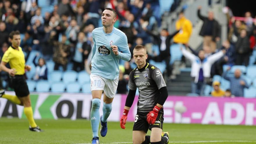 Aspas, durante el partido ante el Huesca. // J. Lores