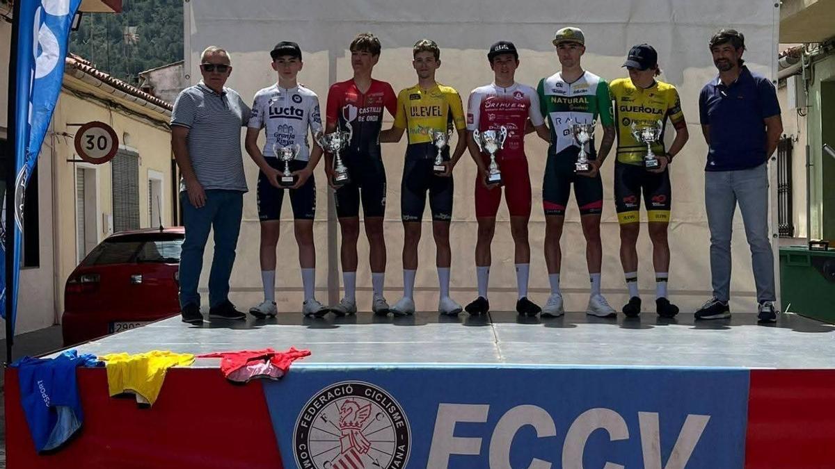 Podio del Trofeo Sant Pascual de ciclismo del Genovés.