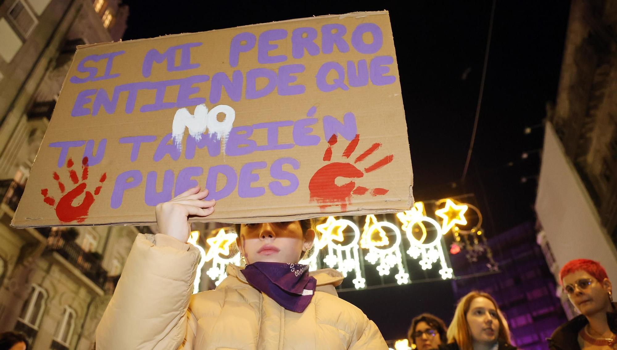 Vigo se tiñe de violeta en contra de la violencia machista