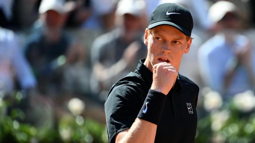 Nueva paliza de Sinner y el récord de Djokovic a tiro