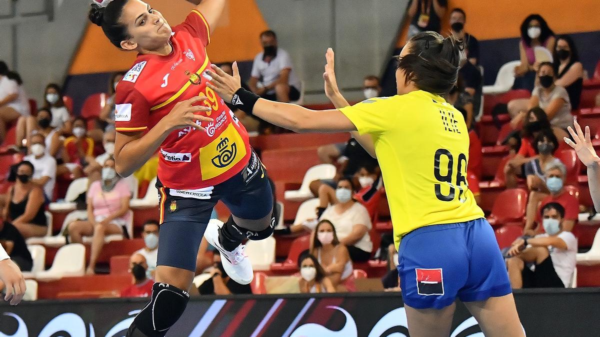 Almudena Rodríguez, con la camiseta de la selección española.