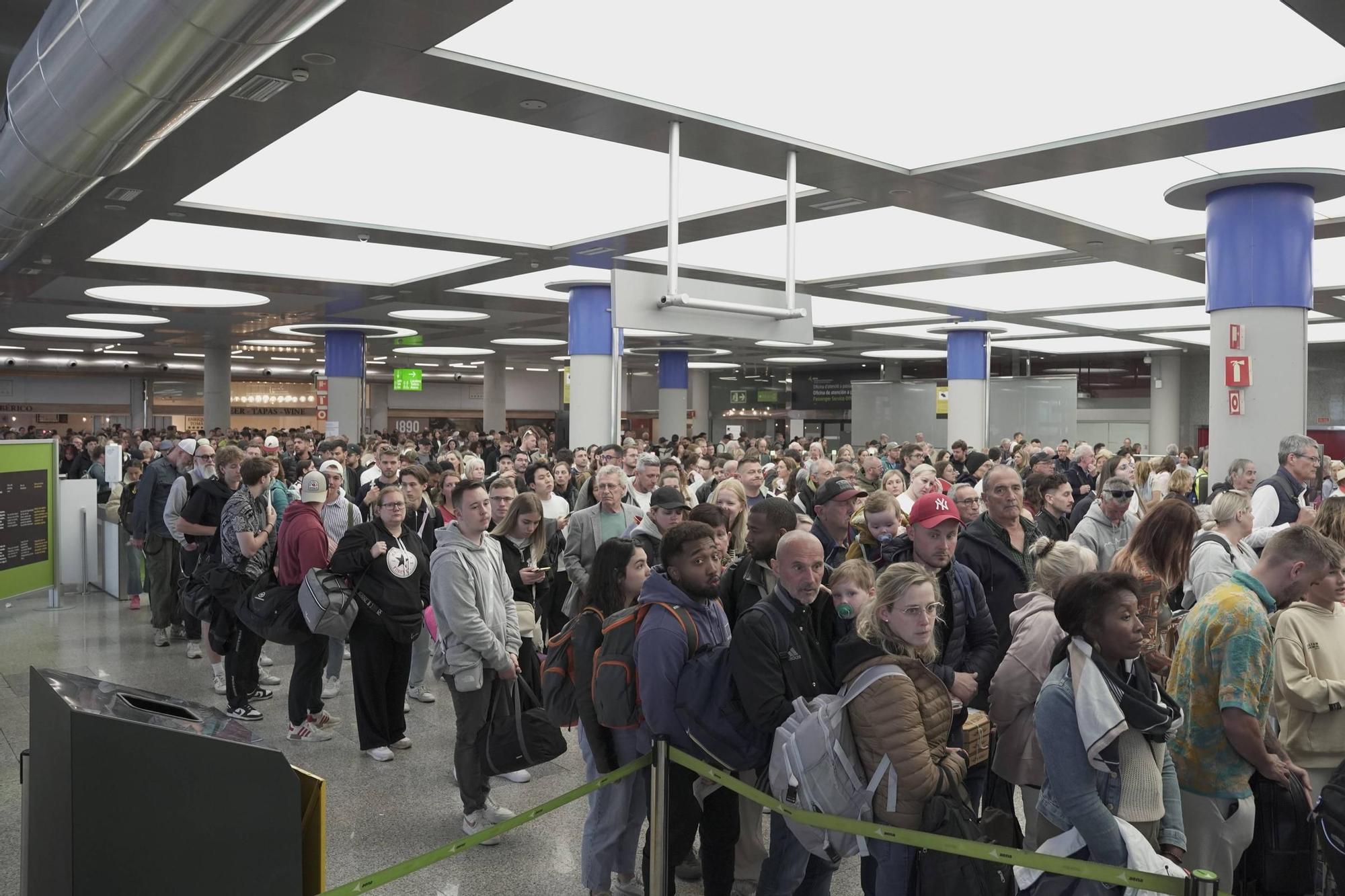 Nuevas retenciones en el control de seguridad del aeropuerto de Palma