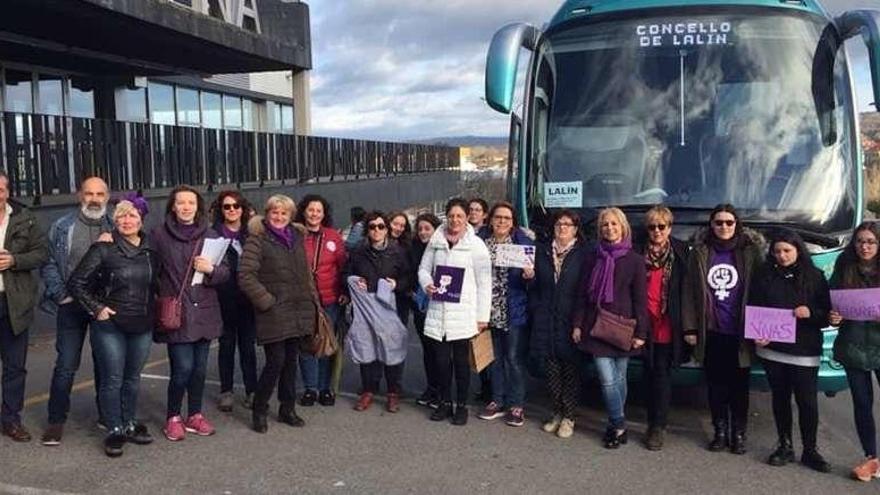 Participación lalinense en la protesta feminista de Lugo