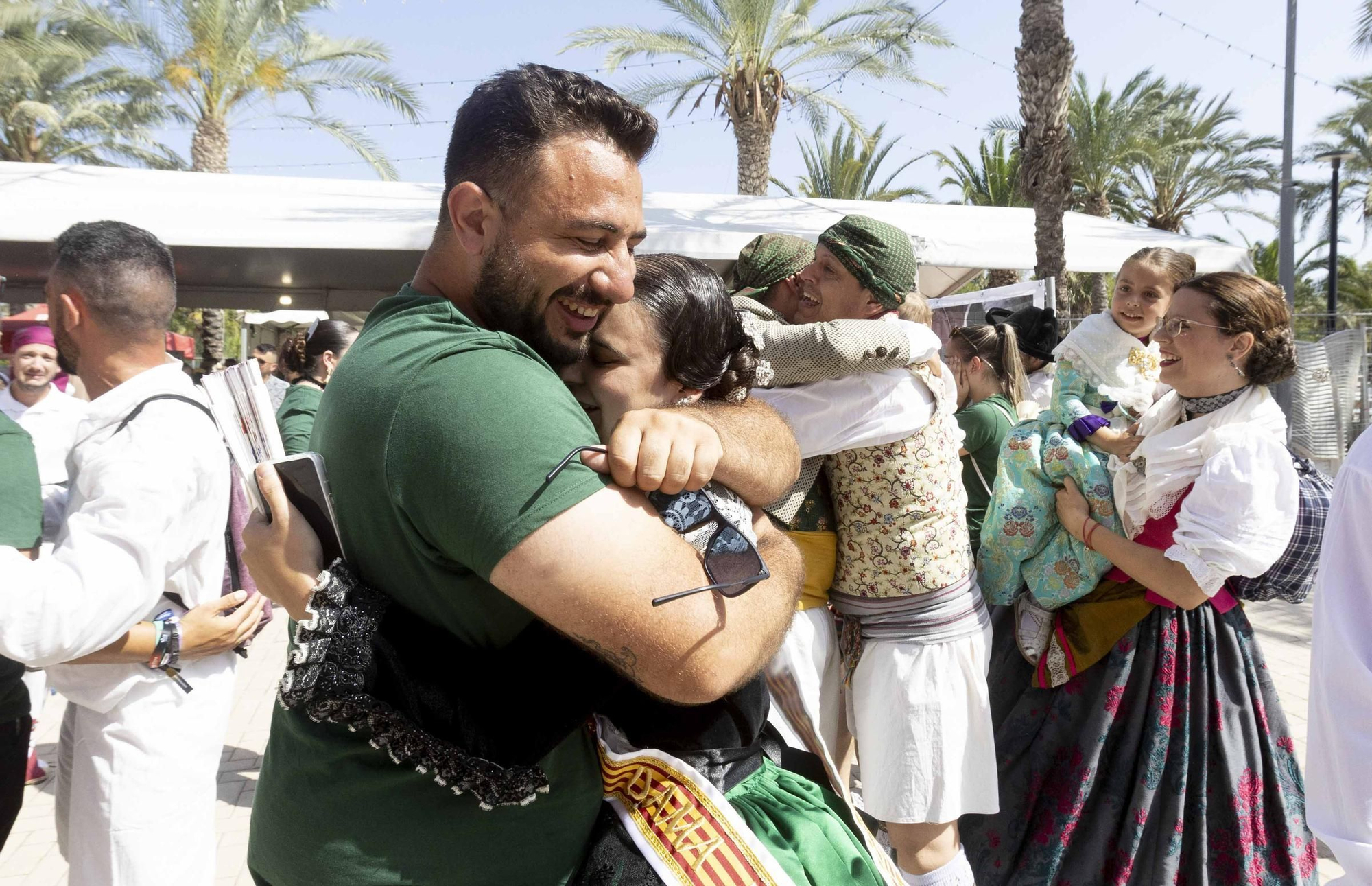 Baver - Els Antigons gana por primera vez el premio a la mejor hoguera de Alicante