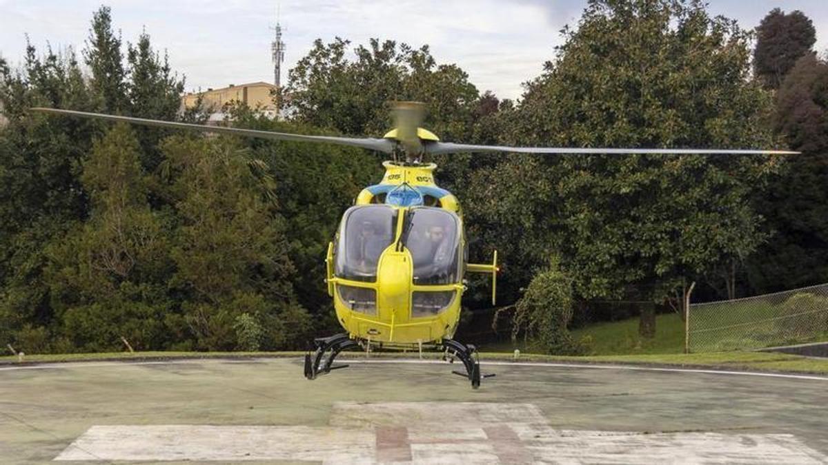 El adulto fue evacuado por el helicóptero medicalizado con base en Santiago.