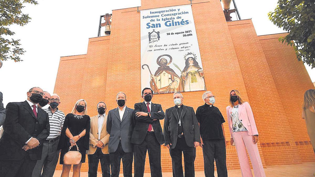 Autoridades en la inauguración de la nueva parroquia de San Ginés