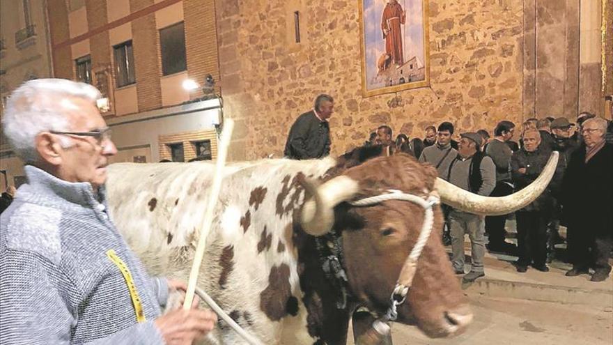 Betxí sale en romería hacia la Muntanyeta de Sant Antoni