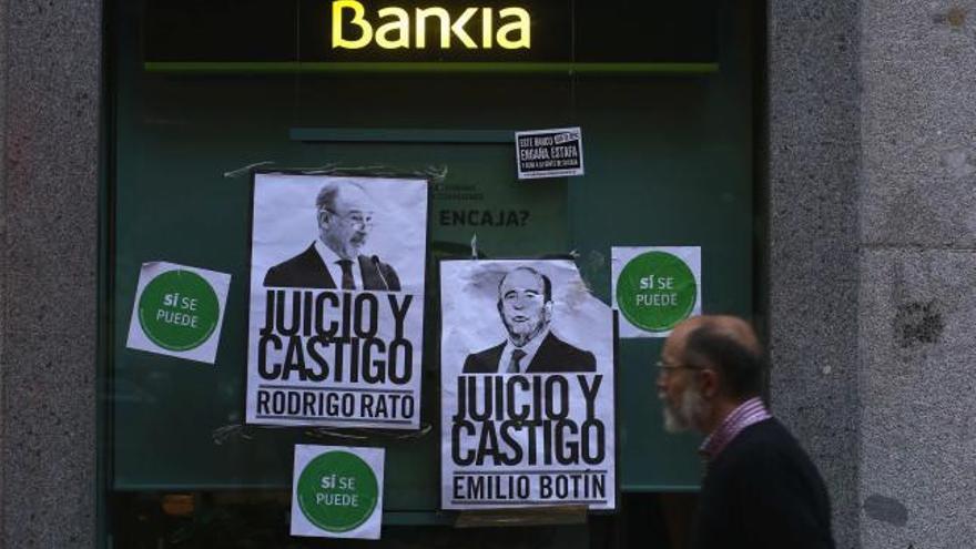 Esta mañana la Plataforma de Afectados por la Hipoteca (PAH)  ha recorrido una marcha entre la sede de la Asociación Española de Banca y la Audiencia Nacional para protestar por la &quot;impunidad financiera y la estafa hipotecaria&quot;.