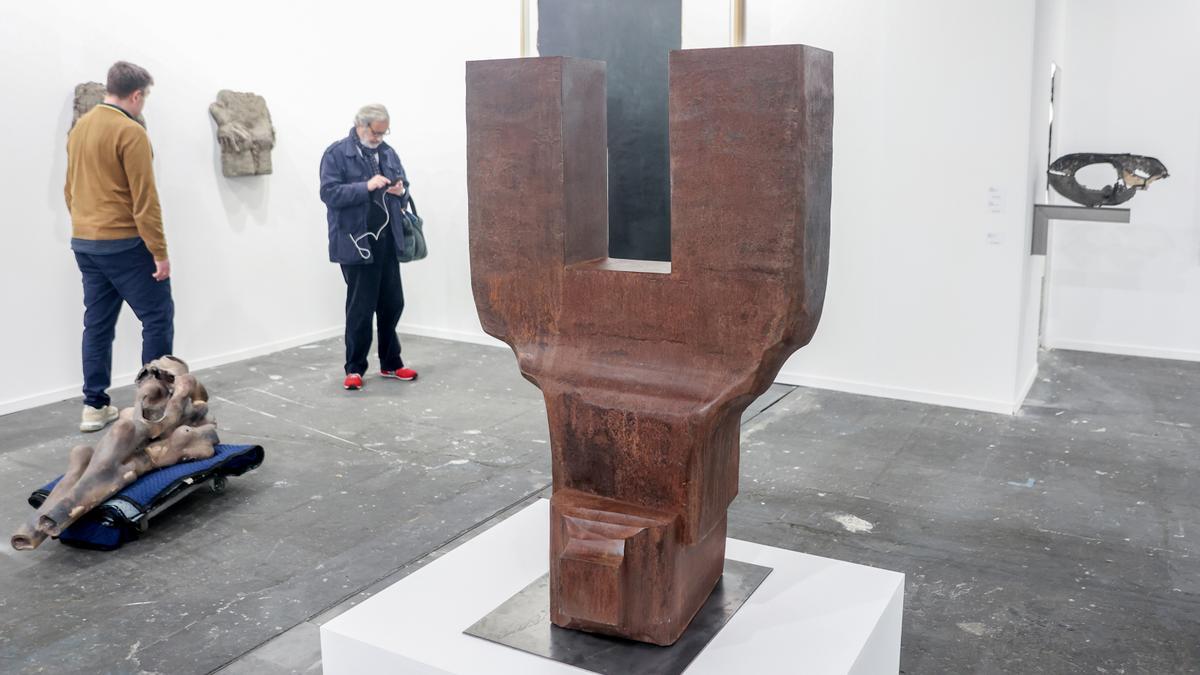 Obra &#039;Sin título&#039; del escultor Eduardo Chillida, de 1,5 toneladas y un precio de 3,7 millones de euros.