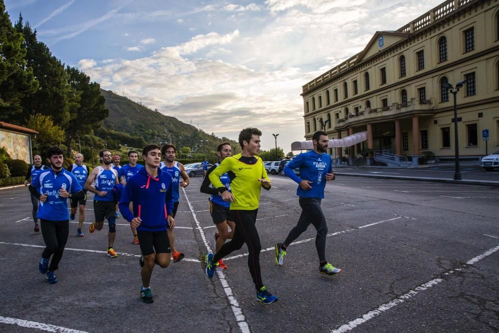 Javier Gómez Noya entrenando en el Centro Asturiano de Oviedo