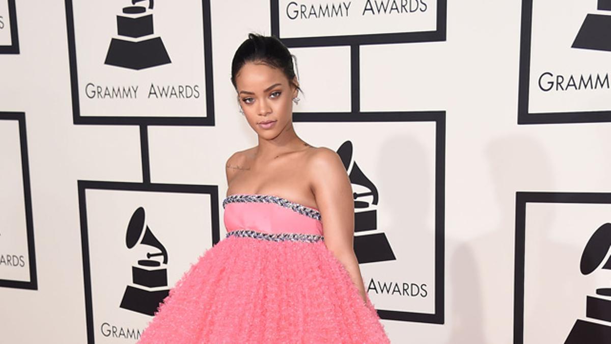 Las mejor vestidas de los Grammy: Rihanna