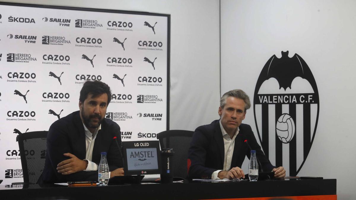 Javier Solís y Miguel Ángel Corona, en rueda de prensa