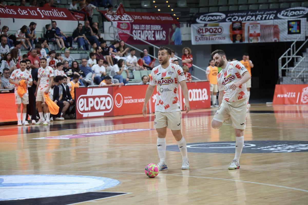 Las mejores imágenes del partido entre ElPozo y Valdepeñas
