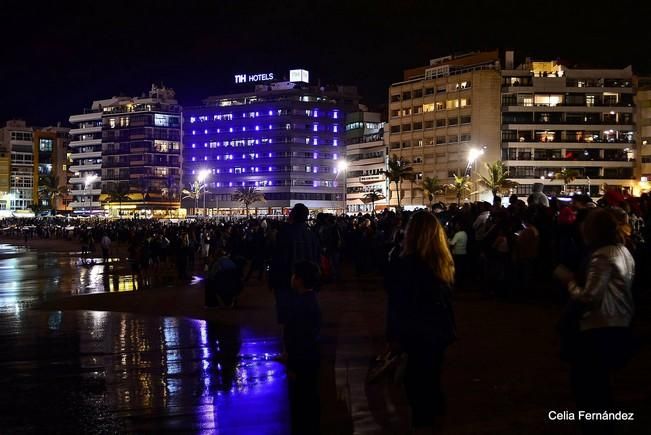 Espectáculo de fuegos artificiales tras el entierro de la sardina