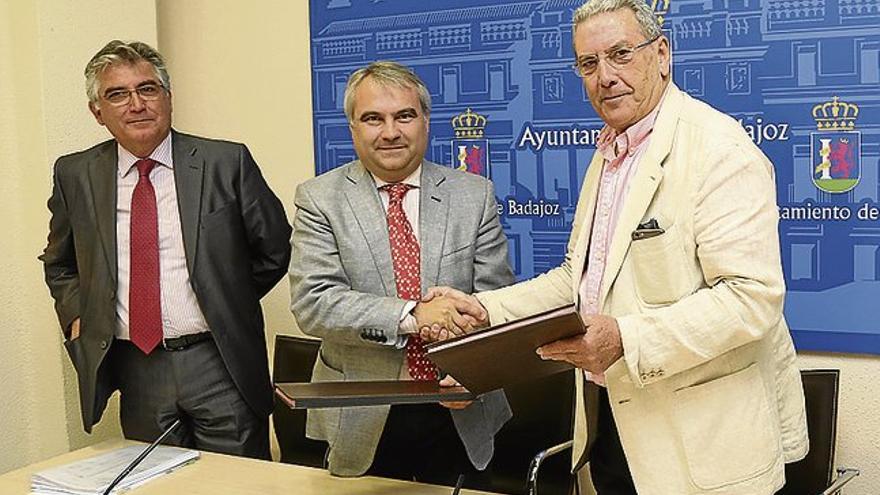 Caja Badajoz aporta 60.000 euros para actividades culturales