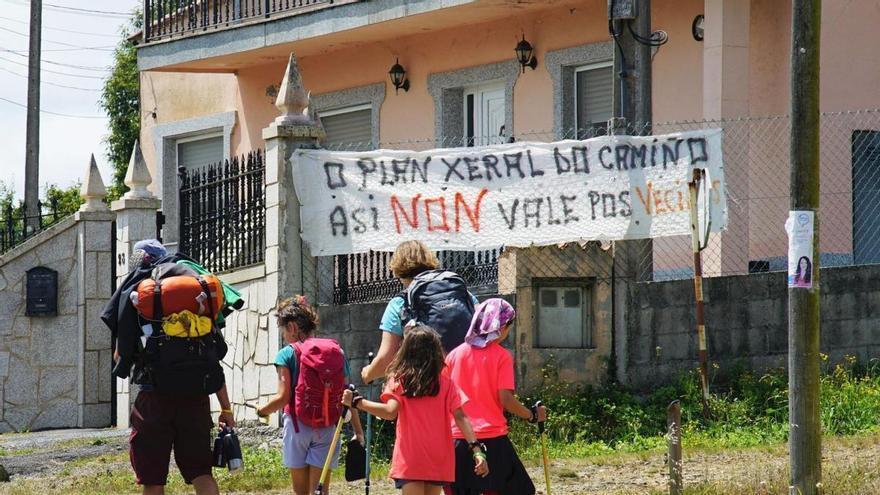 Raxoi inicia las notificaciones del Plan Especial del Camino cuatro meses después de anunciar su exposición pública