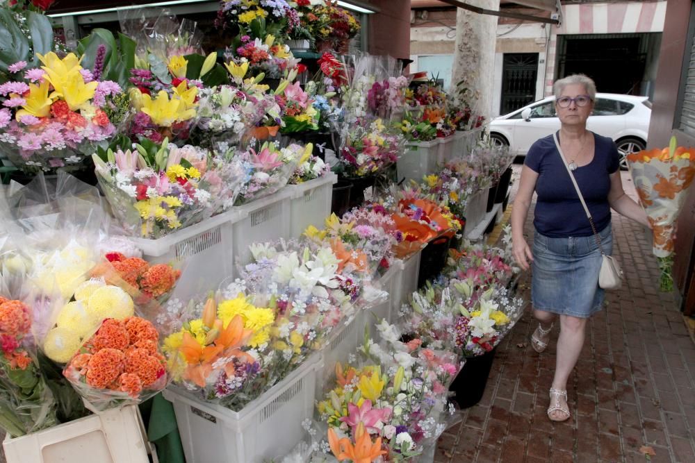 Preparativos del Día de Todos los Santos en el Cem