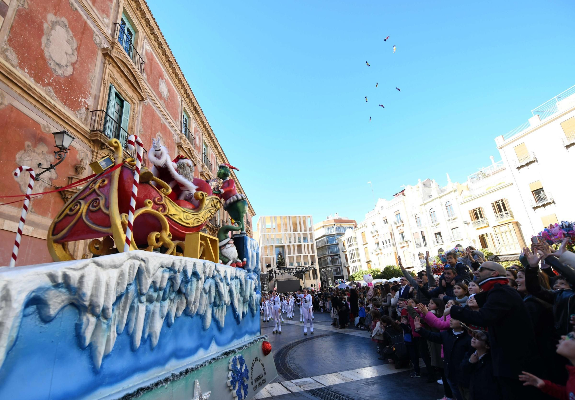 Las mejores imágenes del desfile de Papá Noel en Murcia