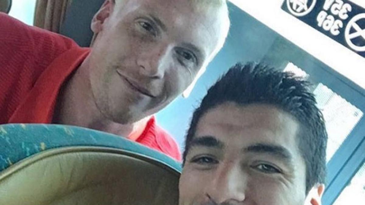 Mathieu y Luis Suárez, en el autocar