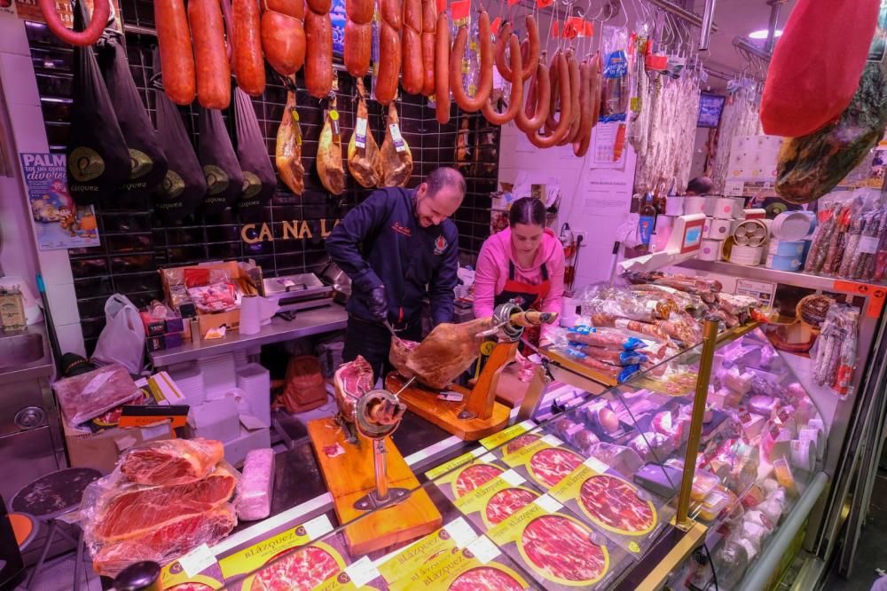 Víspera de Navidad en el mercado del Olivar