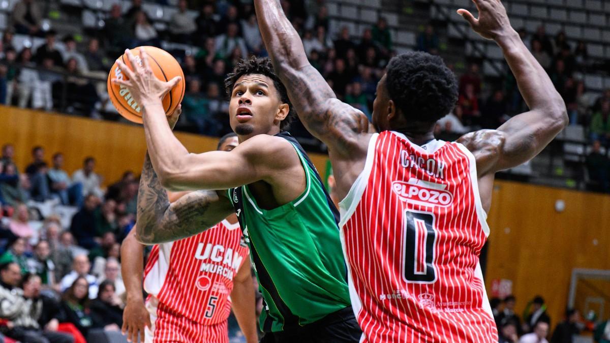 Miguel Allen, en un partido con la Penya
