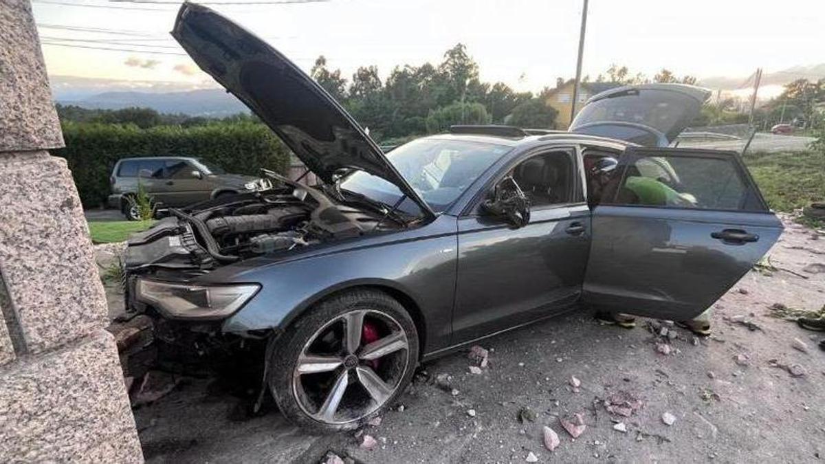 Colisión de un coche con una vivienda en Ames