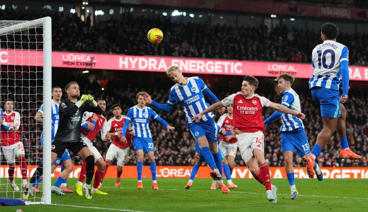 L’Arsenal i el City no fallen, però guanyen els partits amb dificultats