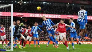 L’Arsenal i el City no fallen, però guanyen els partits amb dificultats