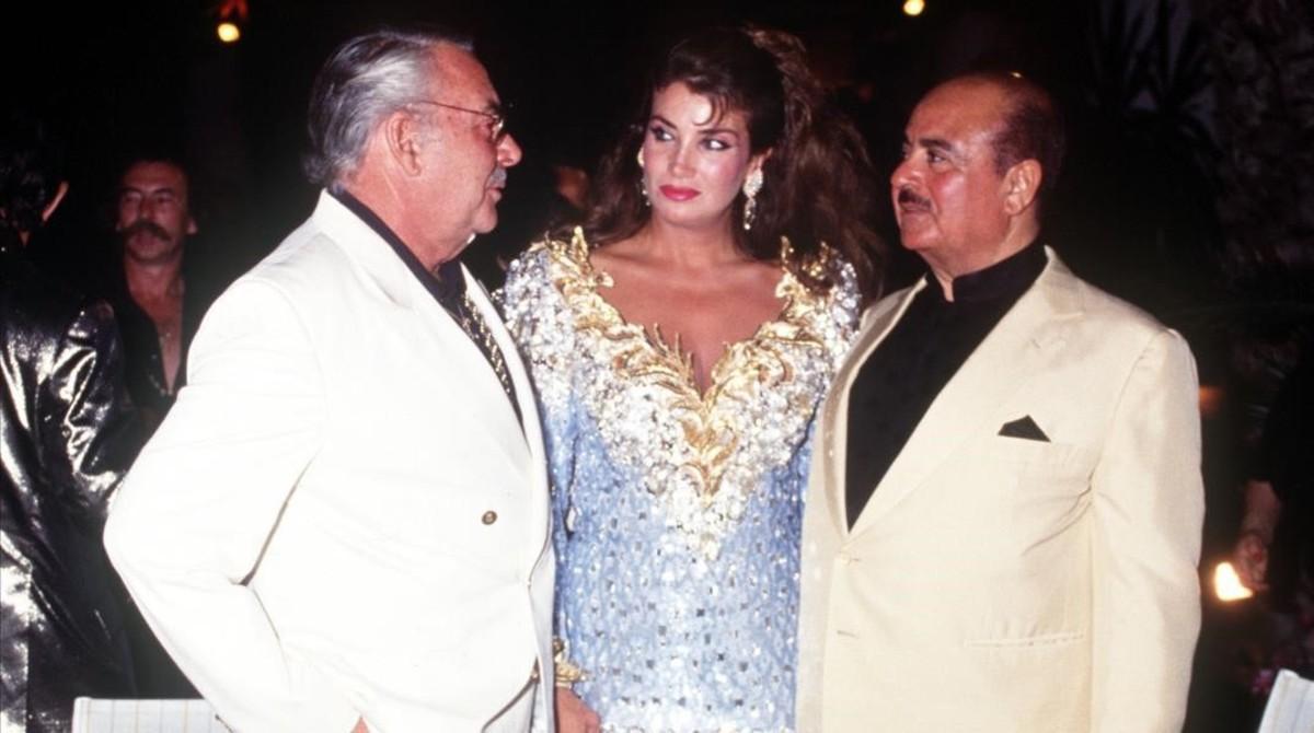 fcasals38797936 adnan khashoggi y su mujer en marbellla foto archivo170609161222 fcasals38797936 adnan khashoggi y su mujer en marbellla foto archivo170609161222
