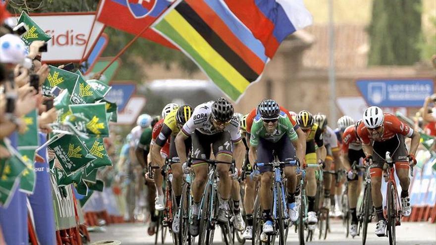 Valverde convierte la Vuelta a España en su paraíso particular