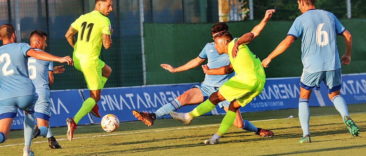 Lucas Boyé volvió a ser decisivo, marcó el gol franjiverde y aportó orden y peligro durante toda su participación. |