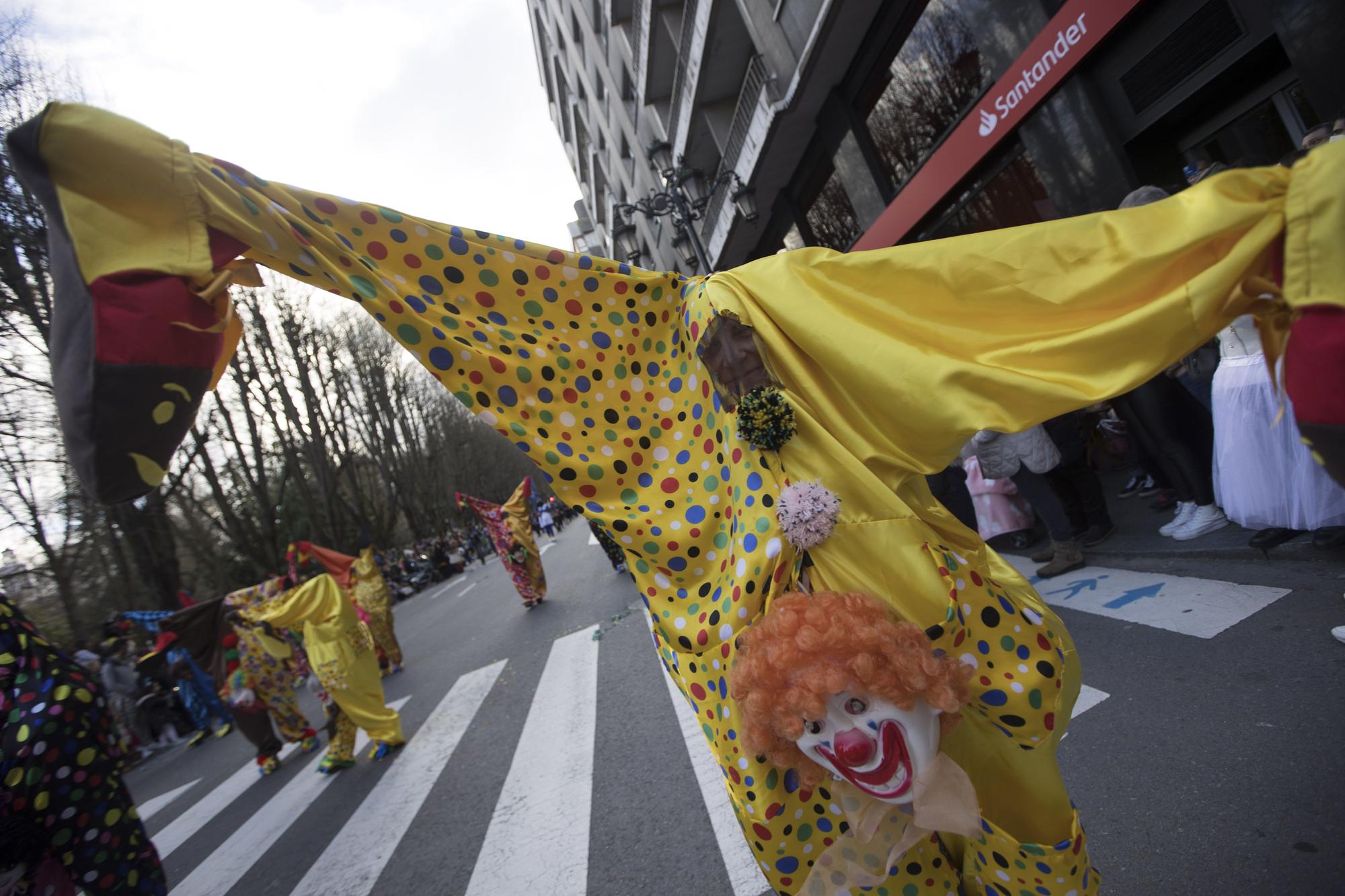 Galería de fotos: Así fue el gran desfile del carnaval en Oviedo